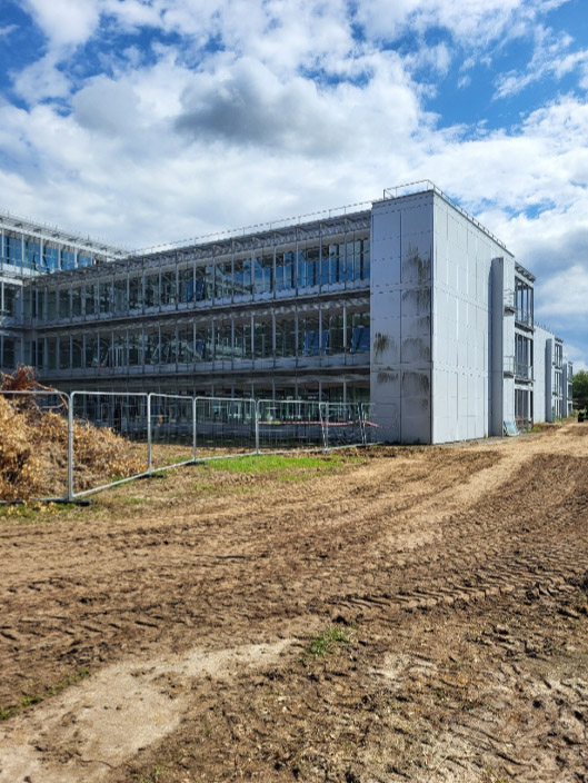Récupération des planchers techniques GAMMA et vérins dans le batiment